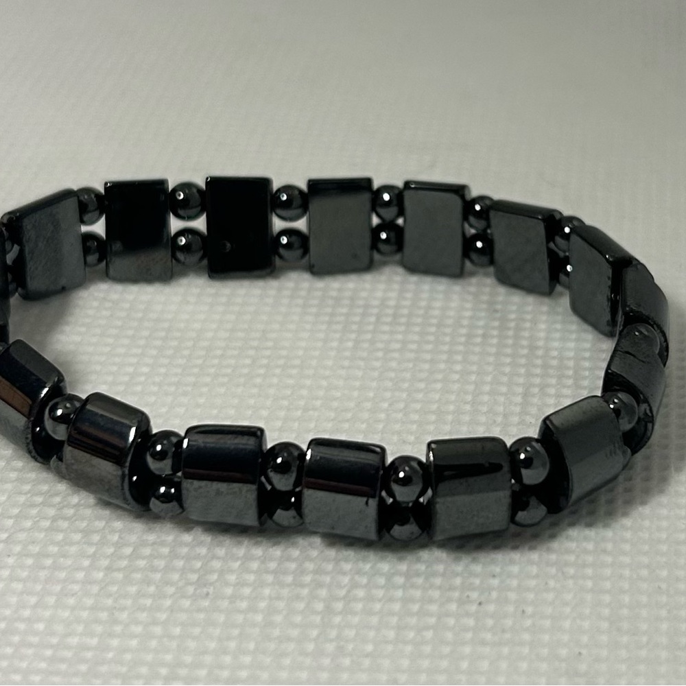 Hematite Bracelet Unisex OS Black Excellent Geometric Stretch Bead